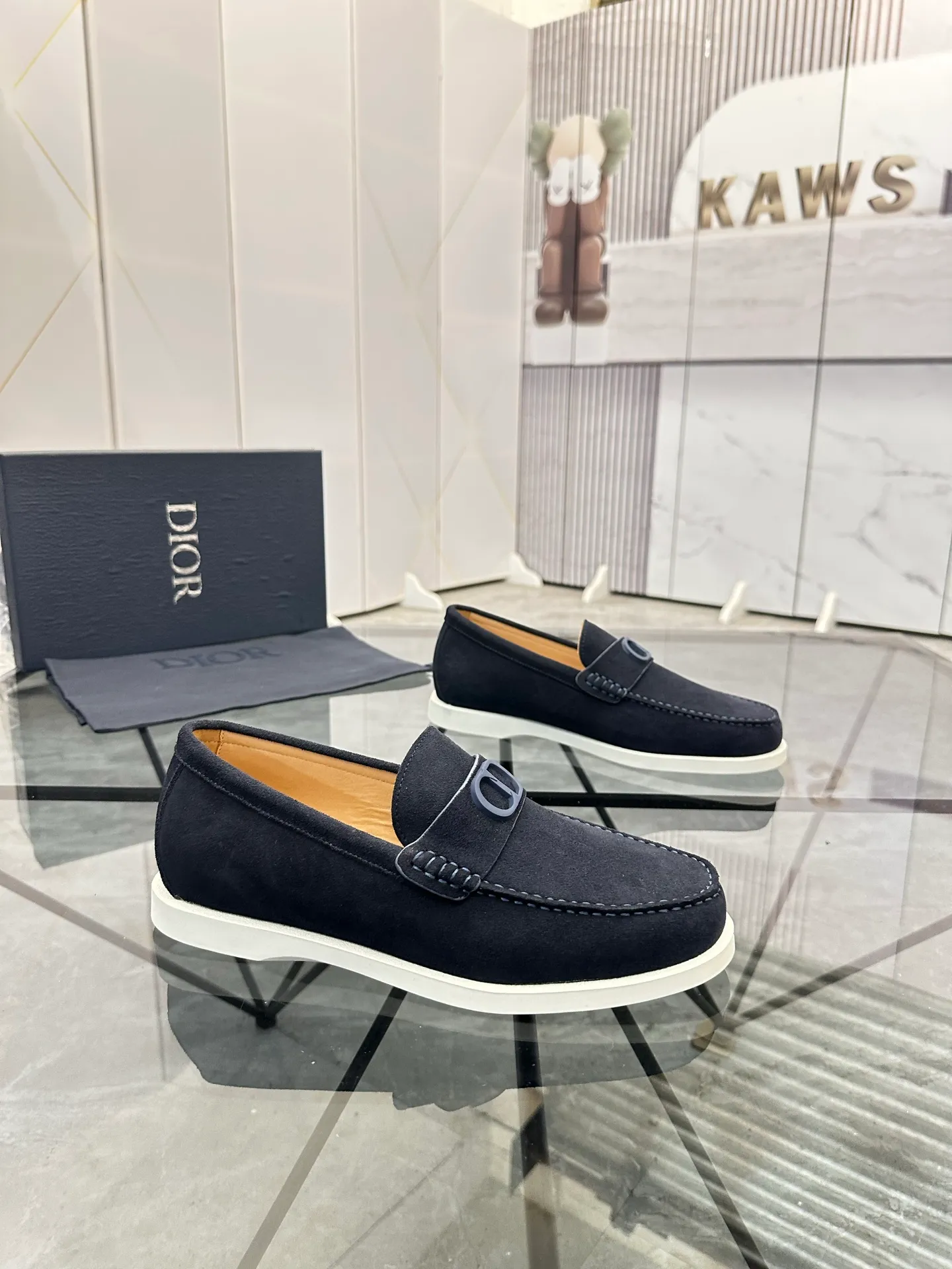 Selling men's shoes 💰: 💰P440¥ Product trademark: Dio* "Dior*" slip-on shoes Regular size: 39-44 (can be customized to 45.46) Product materials: imported nubuck leather upper, cowhide lining, original outsole. Number: 628